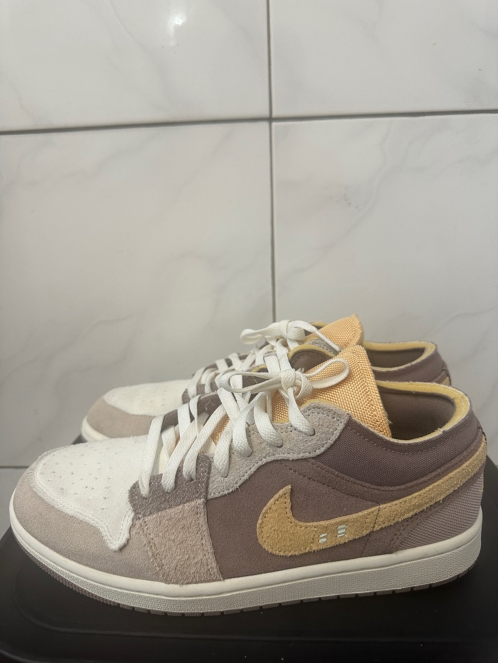Men's Jordan 1 Low SE Craft sneakers - Picture 3 of 14